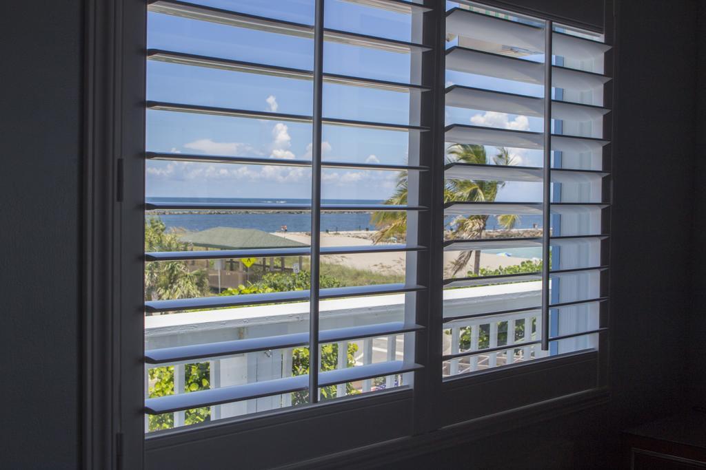 Rhumcay Beach Resort And Grille Fort Pierce Exterior photo