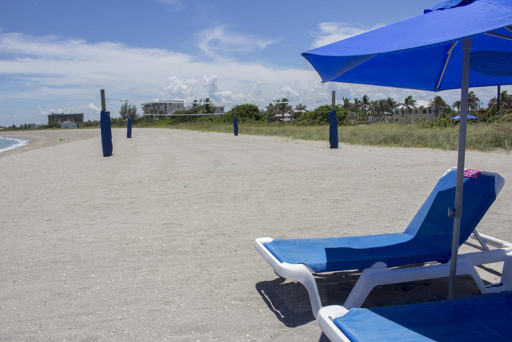 Rhumcay Beach Resort And Grille Fort Pierce Exterior photo