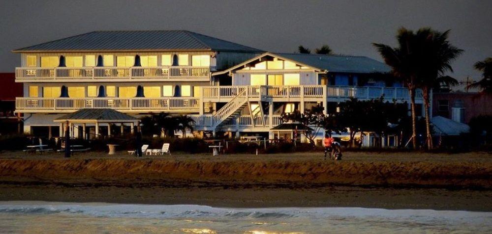 Rhumcay Beach Resort And Grille Fort Pierce Exterior photo